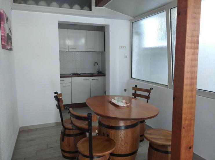 Apartments Obelix Pula Exterior photo